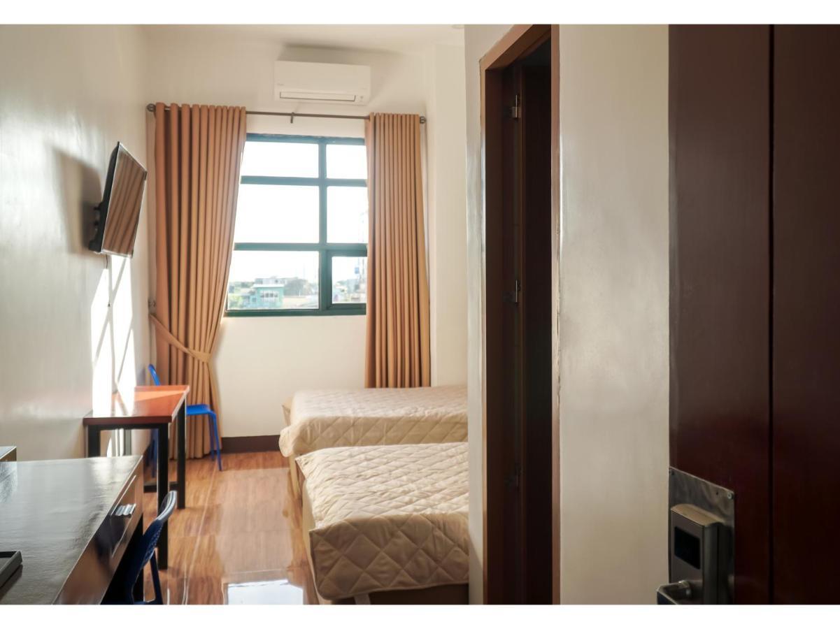 M28 Hotel And Apartments Кесон-Сіті Екстер'єр фото